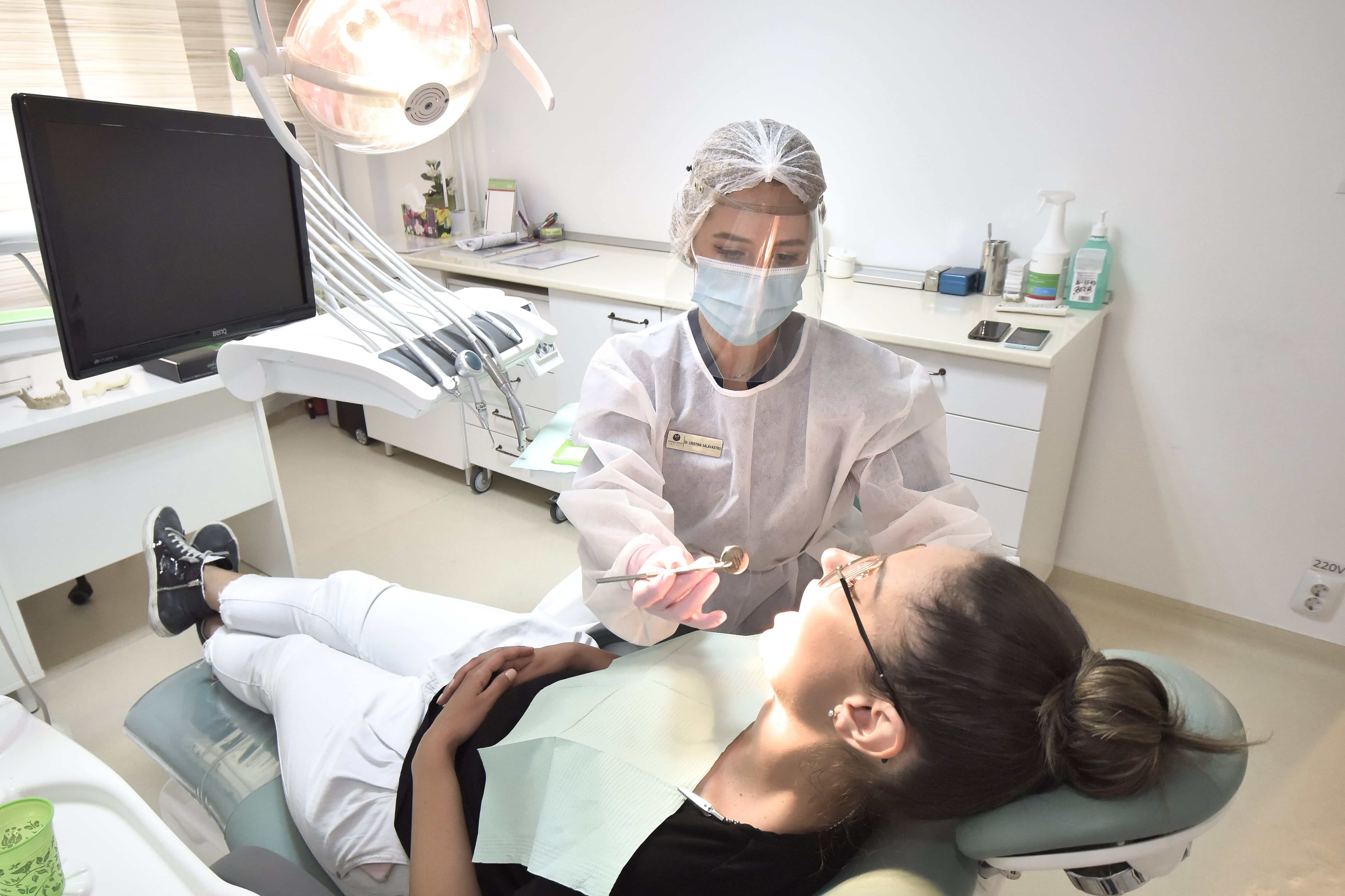 implanturi-dentare